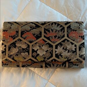 Elegant Floral Clutch